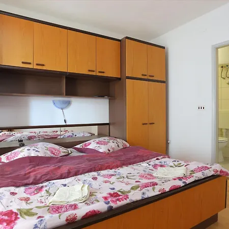 Studio 6695b Apartment Tucepi