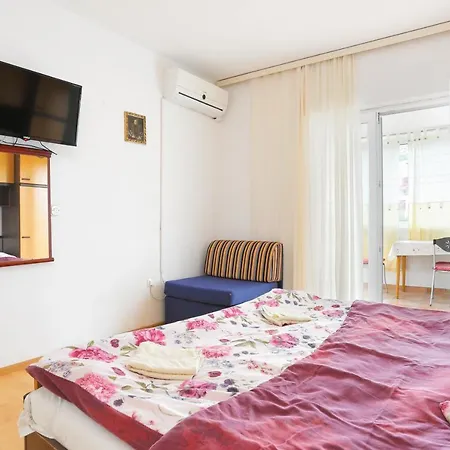 Studio 6695b Apartment *